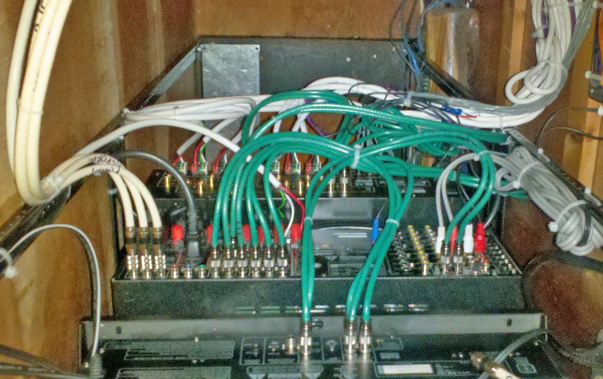 ossining mansion behind rack